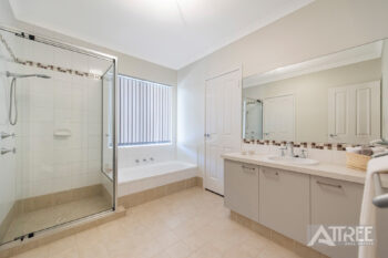 Listing image for 5 Glentrool Gardens, Canning Vale  WA  6155