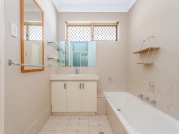 Listing image for 4/33 Chesterton Road, Bassendean  WA  6054