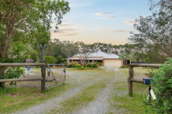 Listing image for 38 Stockmans Close, Oakford  WA  6121