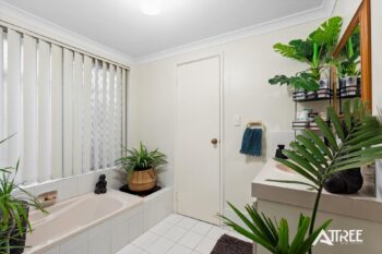 Listing image for 12 Embassy Court, Thornlie  WA  6108