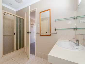 Listing image for 4/33 Chesterton Road, Bassendean  WA  6054