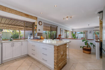 Listing image for 10 Mulga Place, Thornlie  WA  6108