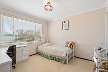 Listing image for 6 Chelmsford Avenue, Port Kennedy  WA  6172