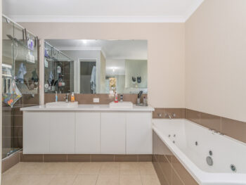 Listing image for 35 Nesbit Drive, Haynes  WA  6112