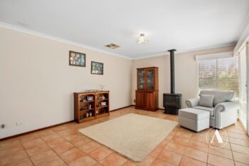 Listing image for 6 Chelmsford Avenue, Port Kennedy  WA  6172