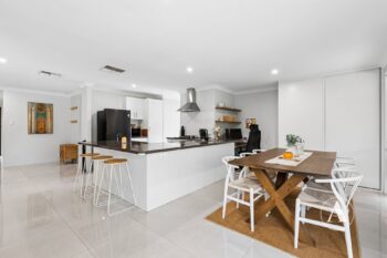 Listing image for 10 Explorer Drive, Thornlie  WA  6108
