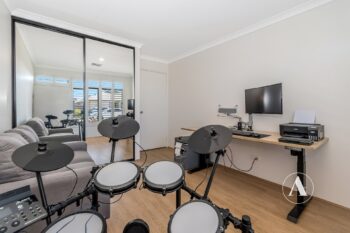 Listing image for 8 Mandalup Road, Haynes  WA  6112