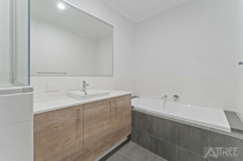 Listing image for 4B Greenlink Boulevard, Harrisdale  WA  6112