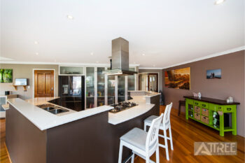 Listing image for 7 Carran Lane, Canning Vale  WA  6155