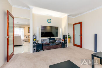 Listing image for 10 Whitehorse Drive, Harrisdale  WA  6112