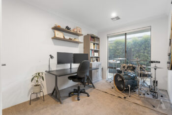 Listing image for 21 Peridot Street, Treeby  WA  6164