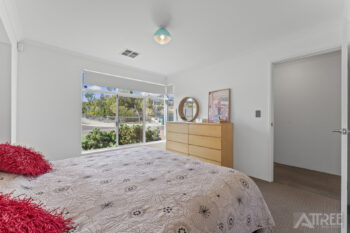 Listing image for 21 Windcrest Way, Meadow Springs  WA  6210