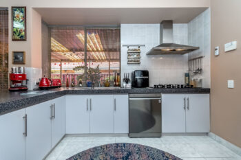 Listing image for 2 Feltbush Mews, Canning Vale  WA  6155