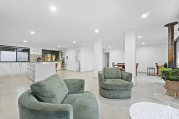 Listing image for 33 Stockmans Close, Oakford  WA  6121