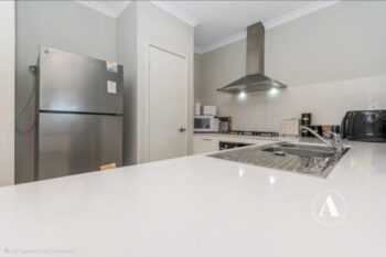 Listing image for 33 Glenlossie Avenue, Haynes  WA  6112