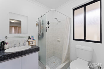 Listing image for 100 Lauterbach Drive, Gosnells  WA  6110