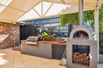 Listing image for 2 Crown Court, Thornlie  WA  6108