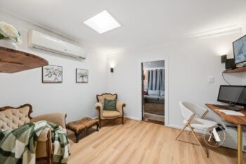 Listing image for 2 Crown Court, Thornlie  WA  6108