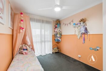 Listing image for 10 Explorer Drive, Thornlie  WA  6108