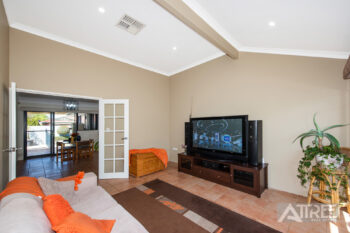 Listing image for 5 Morton Loop, Canning Vale  WA  6155