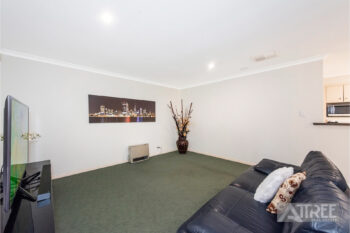 Listing image for 1/7 Lester Drive, Thornlie  WA  6108