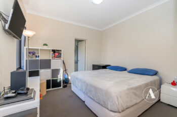 Listing image for 1/11 Yewers Drive, Champion Lakes  WA  6111