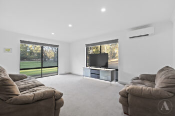 Listing image for 33 Stockmans Close, Oakford  WA  6121