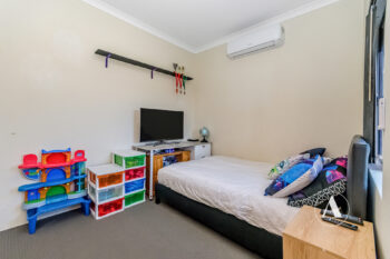 Listing image for 1/11 Yewers Drive, Champion Lakes  WA  6111