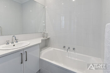 Listing image for 6 Oakbella Parade, Harrisdale  WA  6112