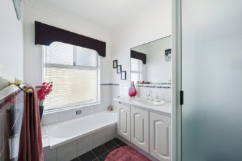 Listing image for 10 Luton Court, Canning Vale  WA  6155