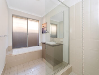 Listing image for 44 Middle Parkway, Canning Vale  WA  6155