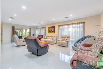 Listing image for 10 Whitehorse Drive, Harrisdale  WA  6112