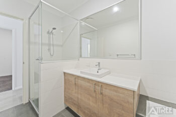 Listing image for 4B Greenlink Boulevard, Harrisdale  WA  6112