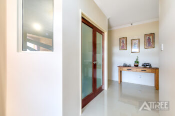 Listing image for 10 Whitehorse Drive, Harrisdale  WA  6112