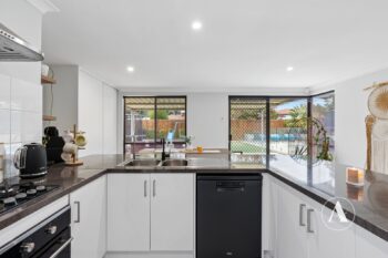 Listing image for 10 Explorer Drive, Thornlie  WA  6108