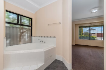 Listing image for 7 Dennis Way, Canning Vale  WA  6155