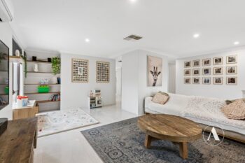 Listing image for 10 Explorer Drive, Thornlie  WA  6108