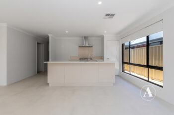 Listing image for 21 Somerset Way, Lakelands  WA  6180