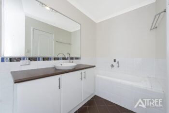 Listing image for 3/8 Batsford Way, Canning Vale  WA  6155