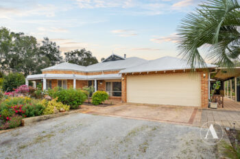 Listing image for 38 Stockmans Close, Oakford  WA  6121