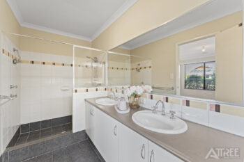 Listing image for 5 Mica Mews, Wattle Grove  WA  6107