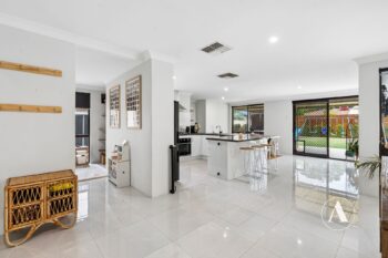Listing image for 10 Explorer Drive, Thornlie  WA  6108