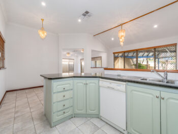 Listing image for 322 Knutsford Avenue, Kewdale  WA  6105