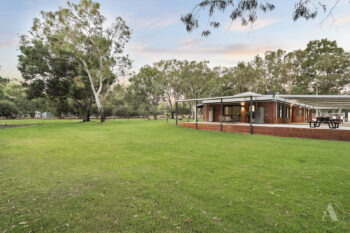 Listing image for 33 Stockmans Close, Oakford  WA  6121