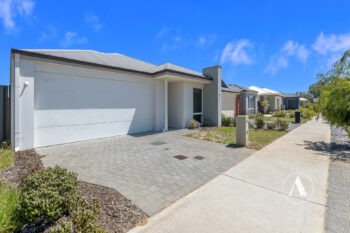 Listing image for 33 Glenlossie Avenue, Haynes  WA  6112