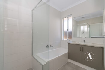 Listing image for 8  Dolly Dolly Link, Secret Harbour  WA  6173