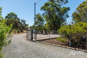 Listing image for 926 Nicholson Road, Oakford  WA  6121