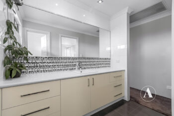 Listing image for 7 Bentwood Close, Thornlie  WA  6108