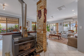 Listing image for 10 Mulga Place, Thornlie  WA  6108