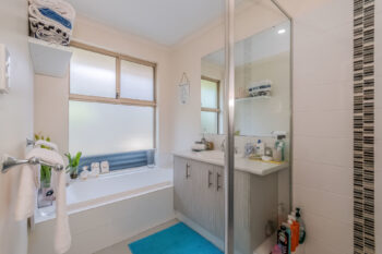 Listing image for 8 Nesbit Drive, Haynes  WA  6112